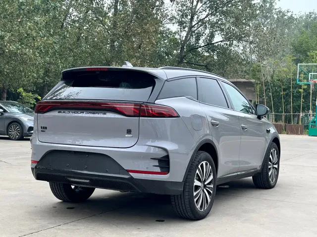 BYD Tang — Фото автомобиля 13
