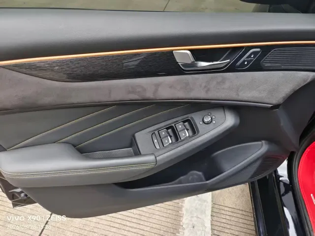 Dongfeng Yixuan MAX — Фото автомобиля 5