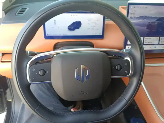 Leapmotor C16 — Фото автомобиля 15