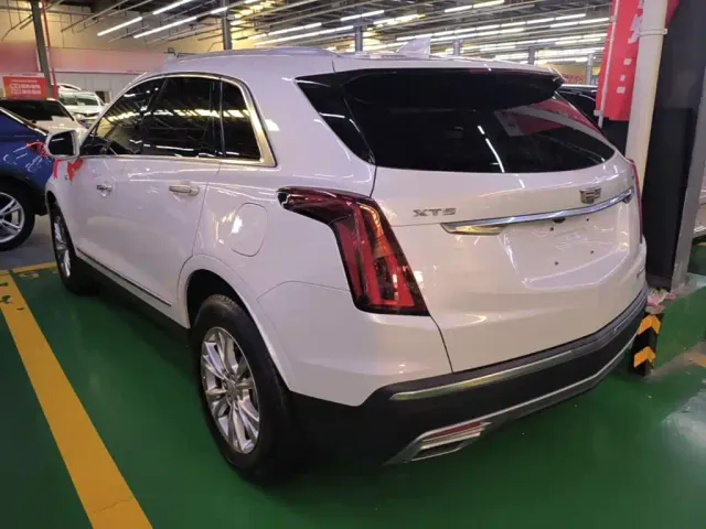 Cadillac XT5 — Фото автомобиля 4