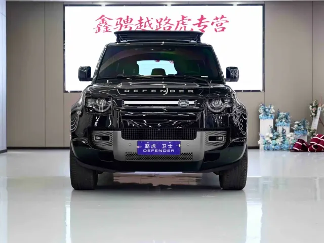 Land Rover Defender — Фото автомобиля 3