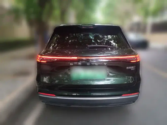 Geely Galaxy Starship 7 EM-i — Фото автомобиля 5