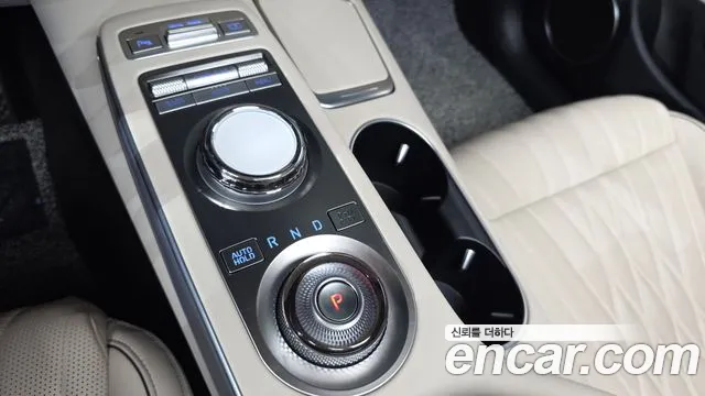 Genesis GV70 — Фото автомобиля 12