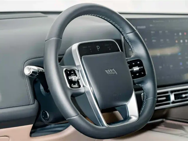 Li Auto L8 — Фото автомобиля 9