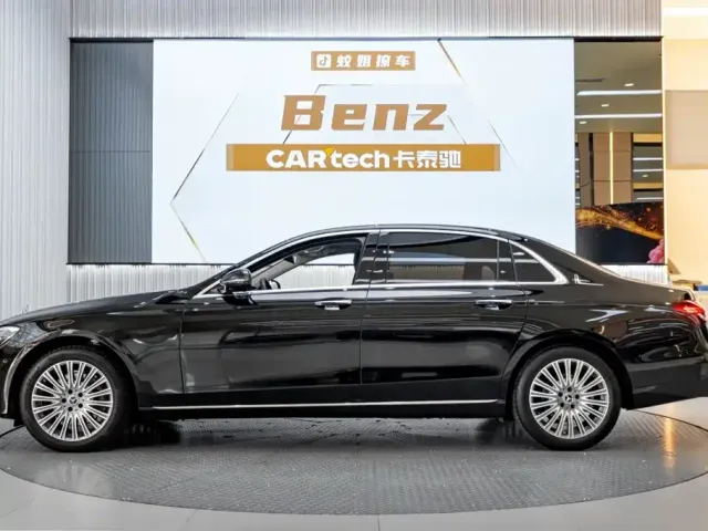Mercedes-Benz E-Class — Фото автомобиля 3