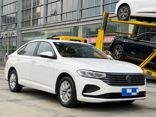 Volkswagen Lavida — Фото автомобиля 3