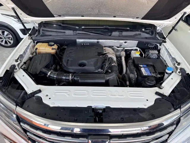 Roewe RX8 — Фото автомобиля 16