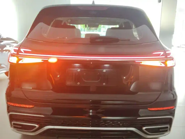 Hongqi HS5 — Фото автомобиля 3