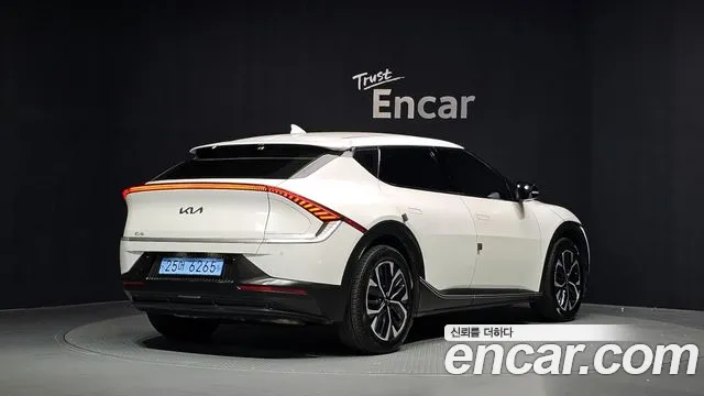 Kia EV6 — Фото автомобиля 2