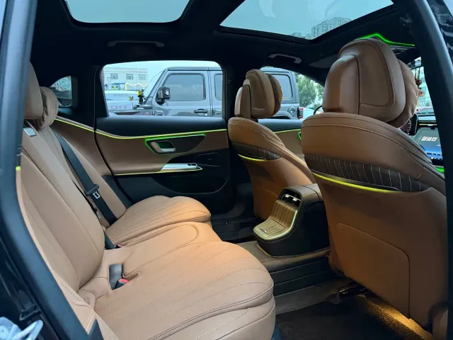 Mercedes-Benz E-Class — Фото автомобиля 13