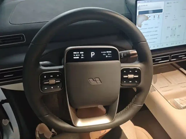 Li Auto MEGA — Фото автомобиля 10