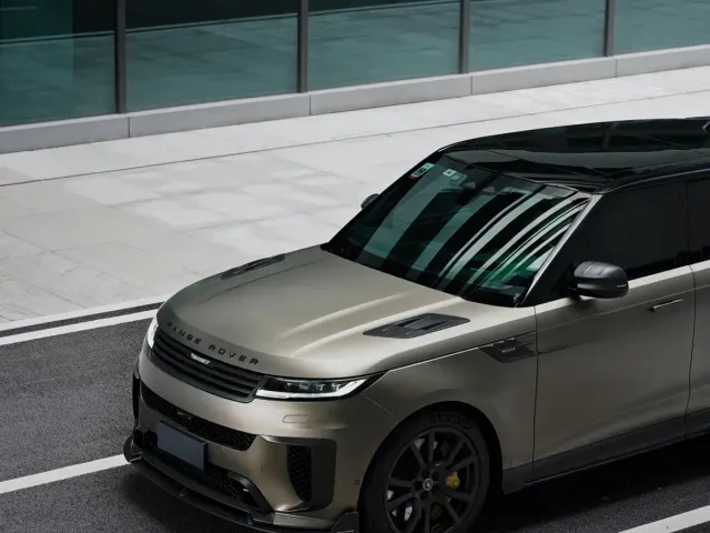 Land Rover Range Rover Sport — Фото автомобиля 3