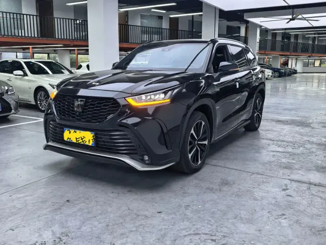 Фотография автомобиля — Toyota Crown Kluger