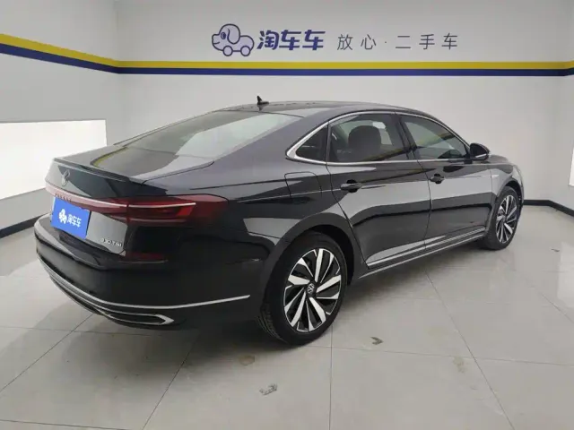Volkswagen Passat — Фото автомобиля 3