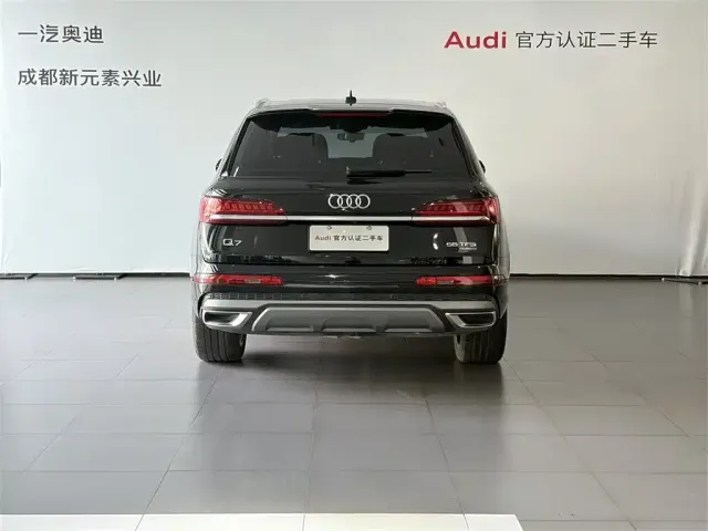 Audi Q7 — Фото автомобиля 5