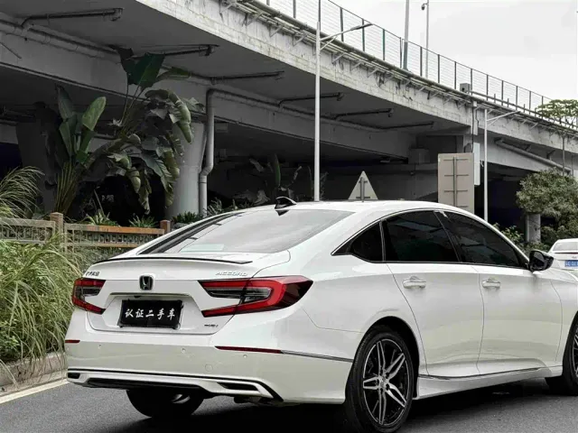 Honda Accord — Фото автомобиля 26