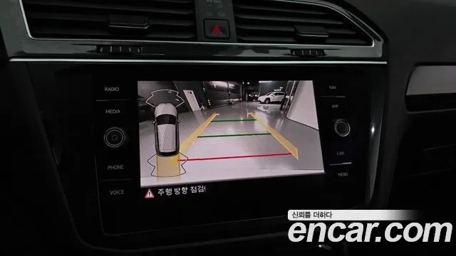 Volkswagen Tiguan Tiguan 2 поколение 2.0 TDI Premium — Фото автомобиля 15