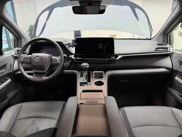Toyota Granvia — Фото автомобиля 9