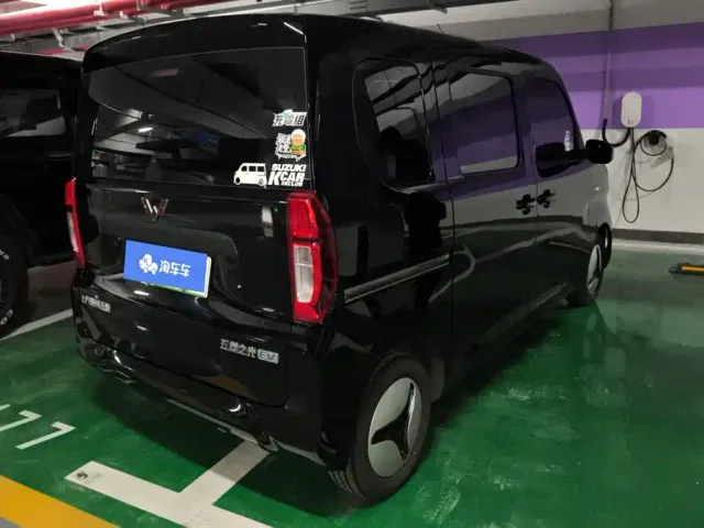 Wuling Zhiguang NEV — Фото автомобиля 3