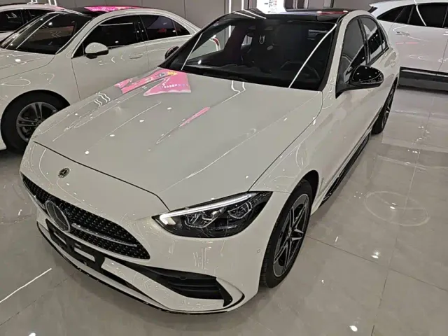 Фотография автомобиля — Mercedes-Benz C-Class