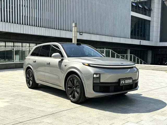 Li Auto L9 — Фото автомобиля 2