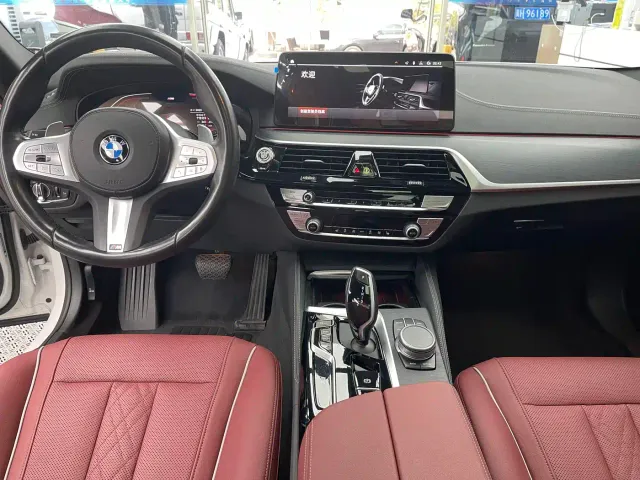 BMW 5 Series — Фото автомобиля 9