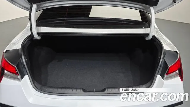 Hyundai AVANTE Новый Avante (CN7) — Фото автомобиля 15