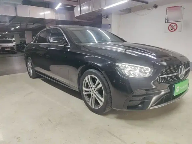 Mercedes-Benz E-Class — Фото автомобиля 3