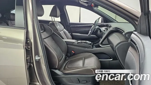 Hyundai Tucson Tucson (NX4) Бензин 1.6 турбо 2WD — Фото автомобиля 24