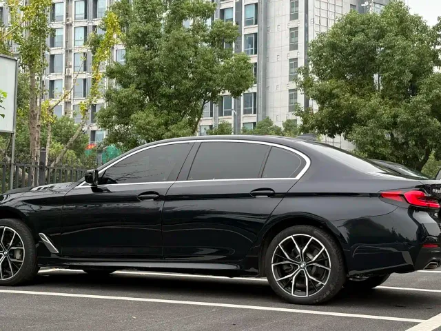 BMW 5 Series — Фото автомобиля 7