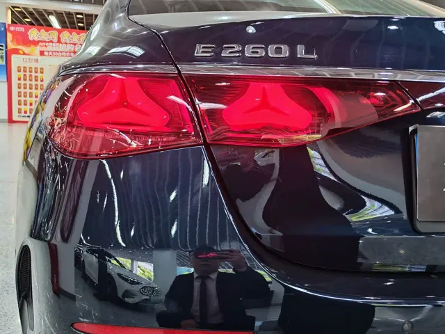 Mercedes-Benz E-Class — Фото автомобиля 13