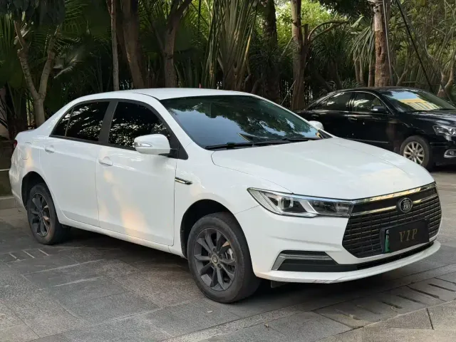 BYD Qin — Фото автомобиля 3