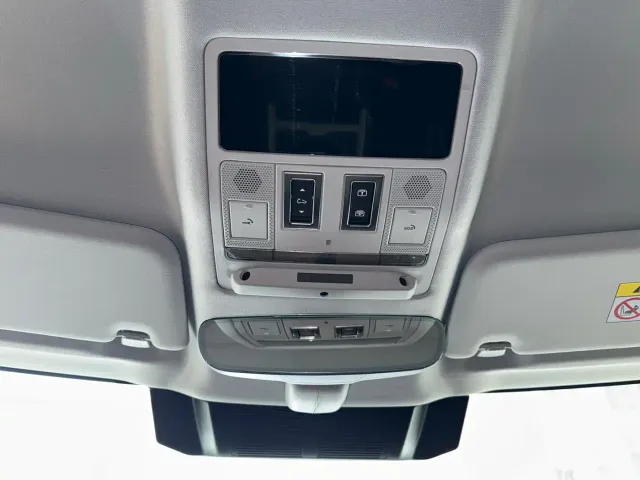 Land Rover Defender — Фото автомобиля 18