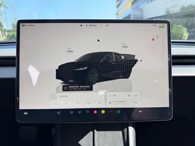 Tesla Model 3 — Фото автомобиля 8