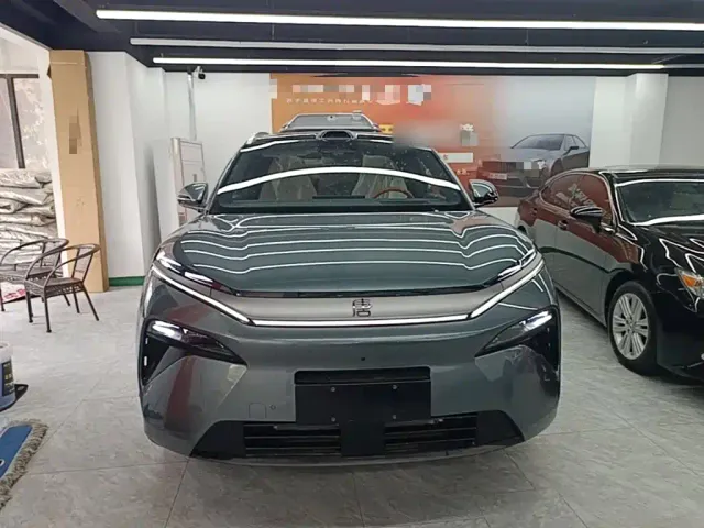 BYD Tang L — Фото автомобиля 2
