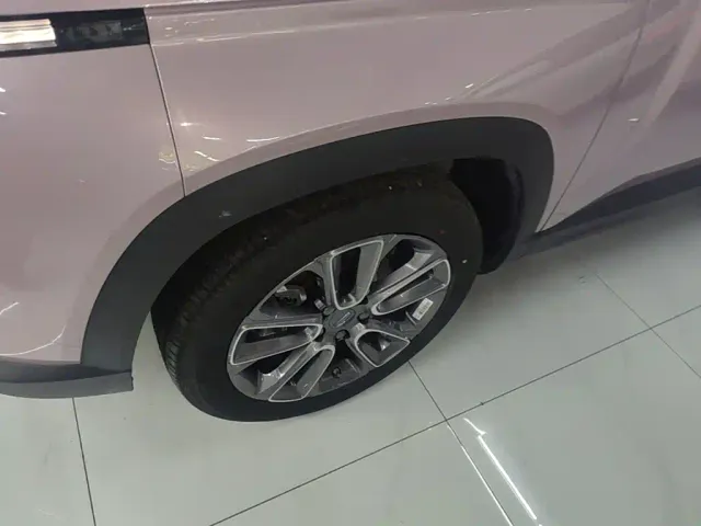 Geely ICON — Фото автомобиля 22
