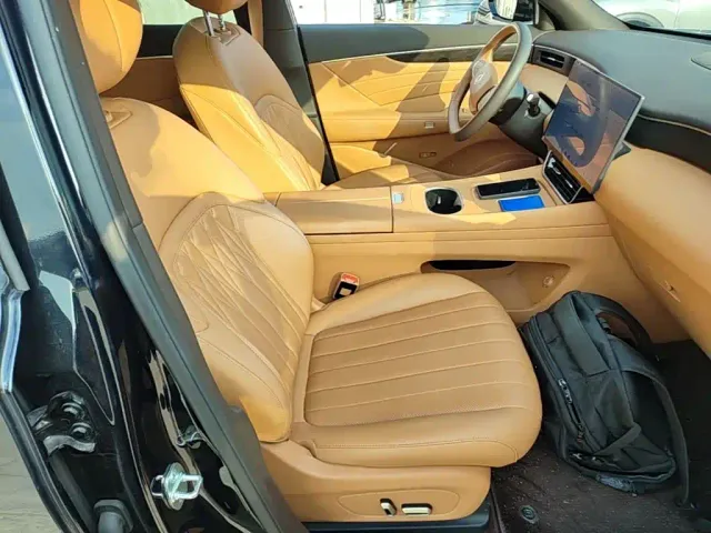 Dongfeng Aeolus Dongfeng Aeolus L8 2025 Plug-in Hybrid — Фото автомобиля 24