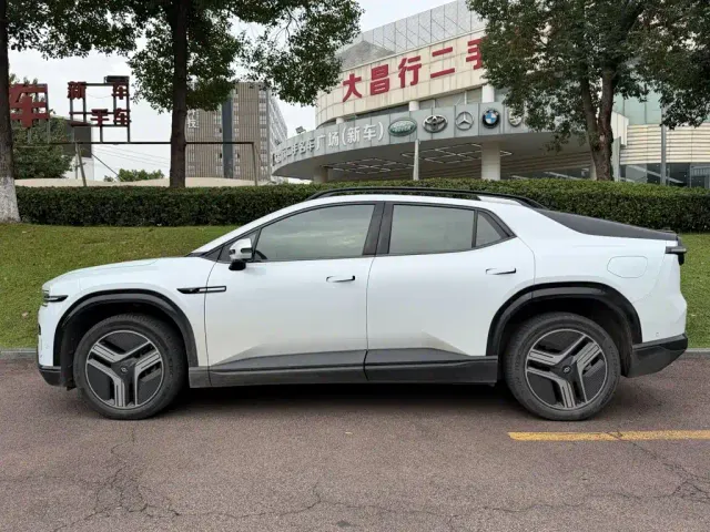 Changan Qiyuan E07 — Фото автомобиля 3