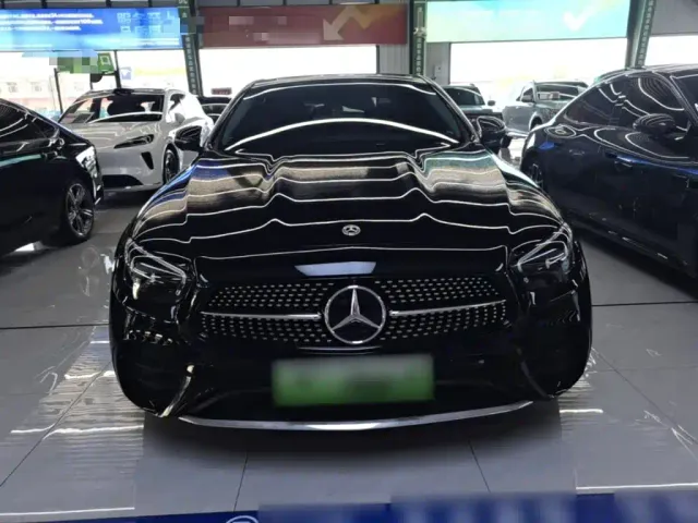 Mercedes-Benz E-Class — Фото автомобиля 2