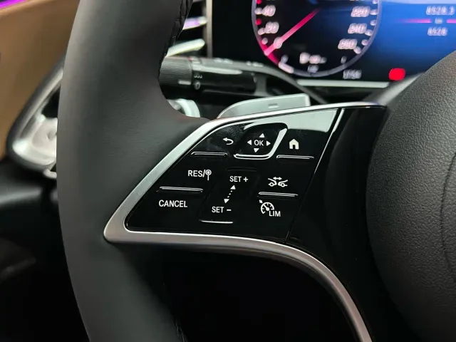 Mercedes-Benz E-Class — Фото автомобиля 21