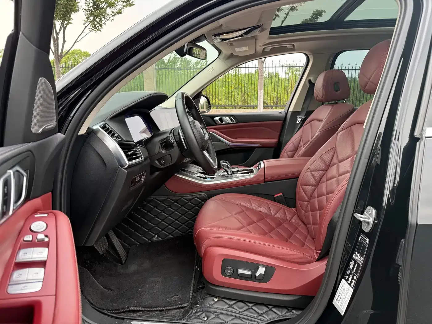 BMW BMW X5 2022 xDrive 30Li Premium M Sport Package — Фото автомобиля 4