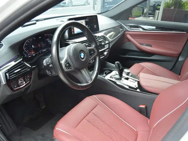 BMW 5 Series — Фото автомобиля 10