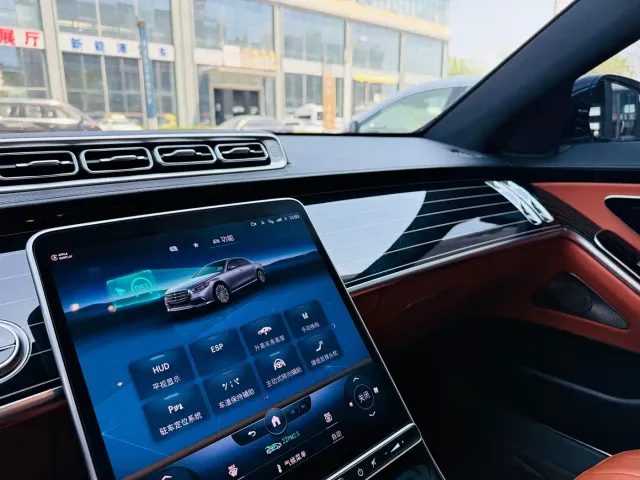 Mercedes-Benz S-Class — Фото автомобиля 20