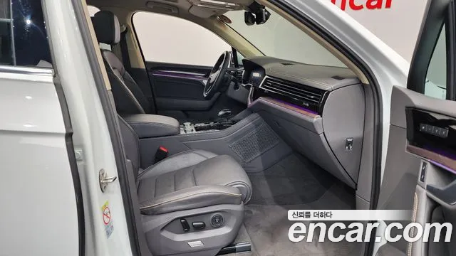 Volkswagen Touareg Touareg 3 поколение 3.0 TDI Prestige — Фото автомобиля 11