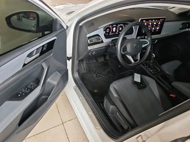 Volkswagen Lavida — Фото автомобиля 15