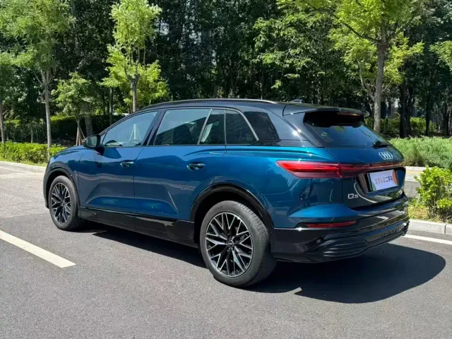 Audi Q5 e-tron — Фото автомобиля 4