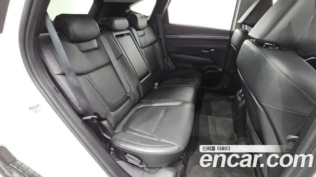 Hyundai Tucson Tucson (NX4) Бензин 1.6 турбо 2WD — Фото автомобиля 10