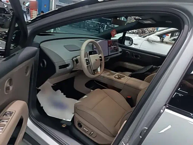 Li Auto i6 — Фото автомобиля 15