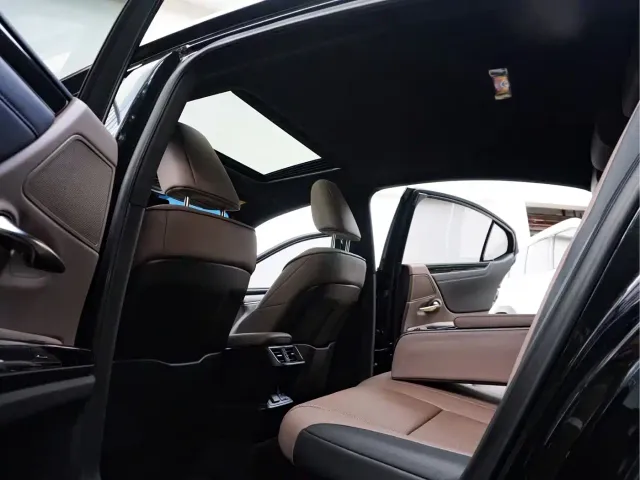 Lexus ES — Фото автомобиля 12