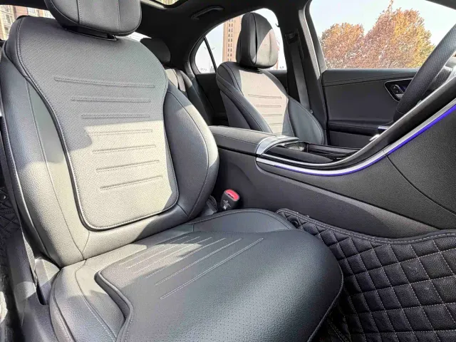 Mercedes-Benz C-Class — Фото автомобиля 4